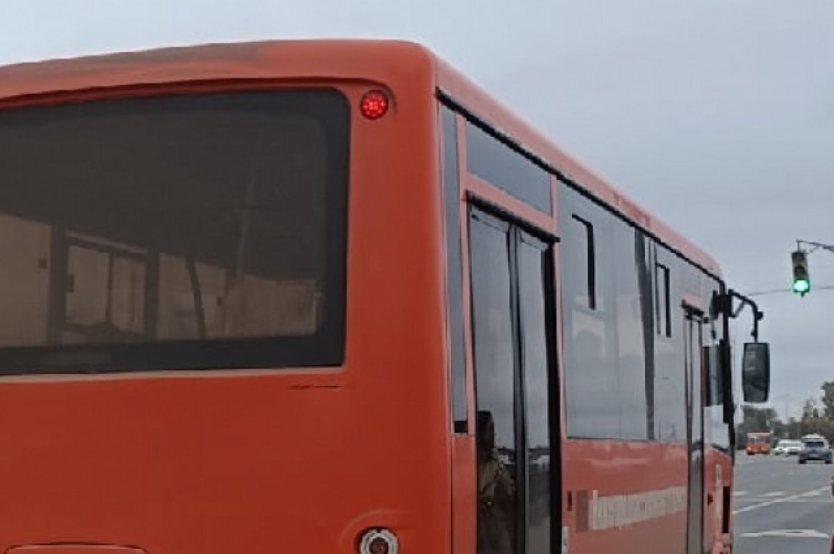    Маршрутку Т-76 обстреляли в Нижнем Новгороде
