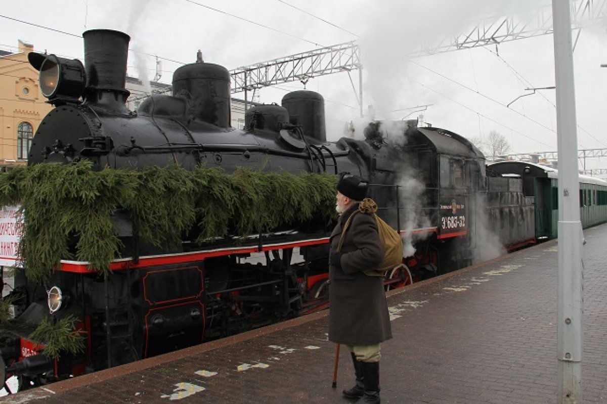    В Петербурге воссоздали прибытие первого поезда в блокадный Ленинград