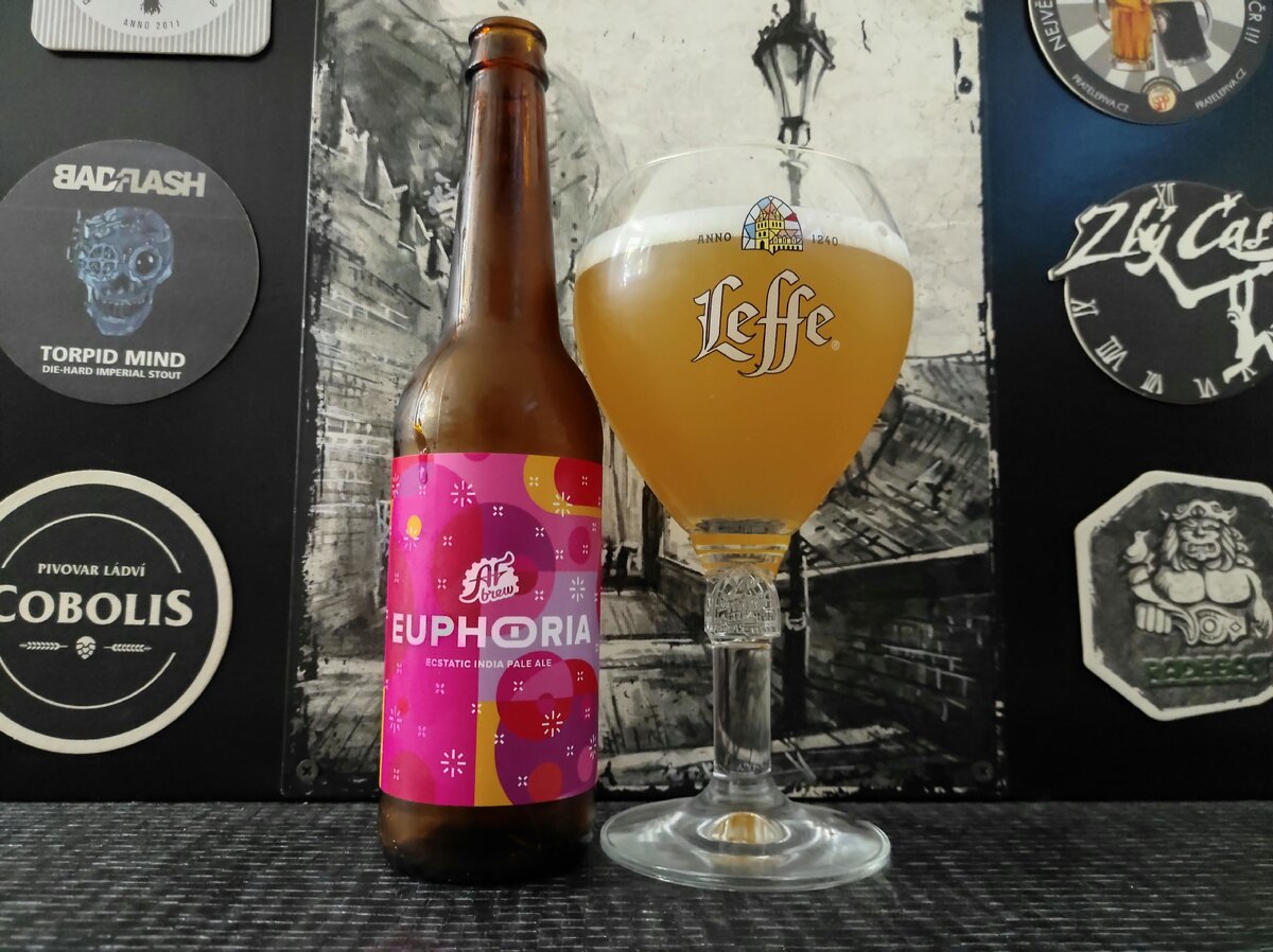 Euphoria в бокале Leffe