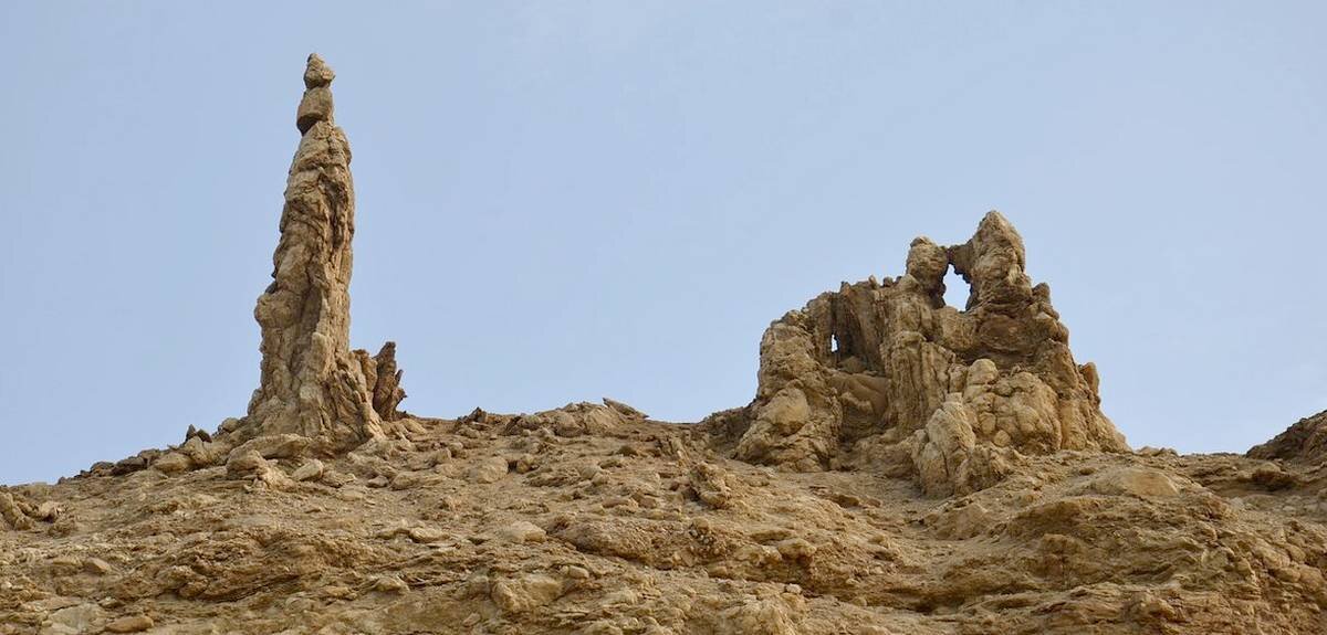 Соляной столб на Мертвом море («жена Лота»). Фото из открытых источников.