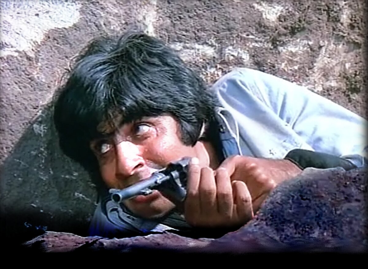 Амитабх баччан 1976. Амитабх баччан месть и закон. Габбар сингх месть и закон. Амджад кхан дхармендра. Басанти месть и закон.