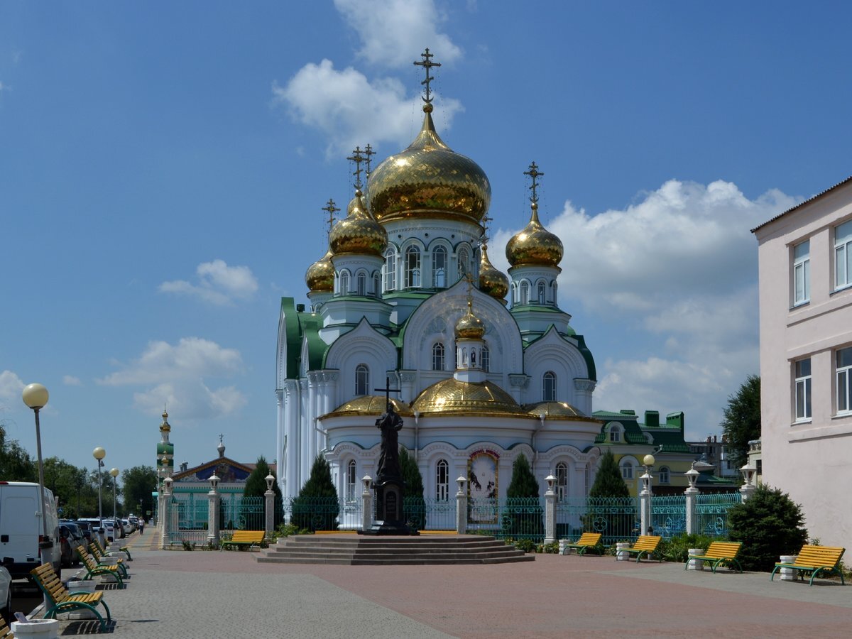 Святотроитцкий храм батайска. Храма свято-троицкий храм батайск. Святотроицктй храм батайск. Храма свято-троицкий храм батайск. Храм святой троицы г батайск ростовская обл.