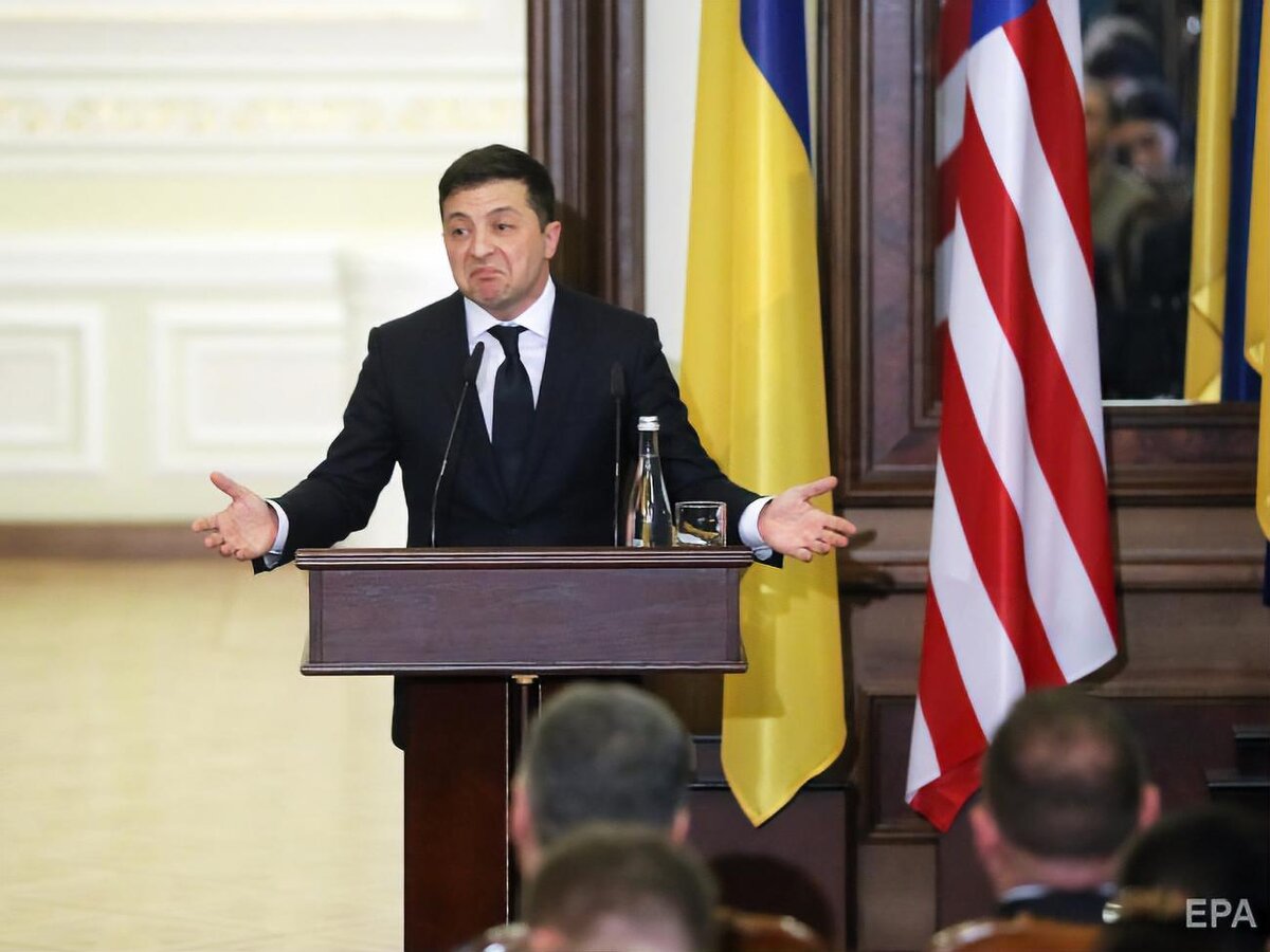 Подхалим, что сказать.