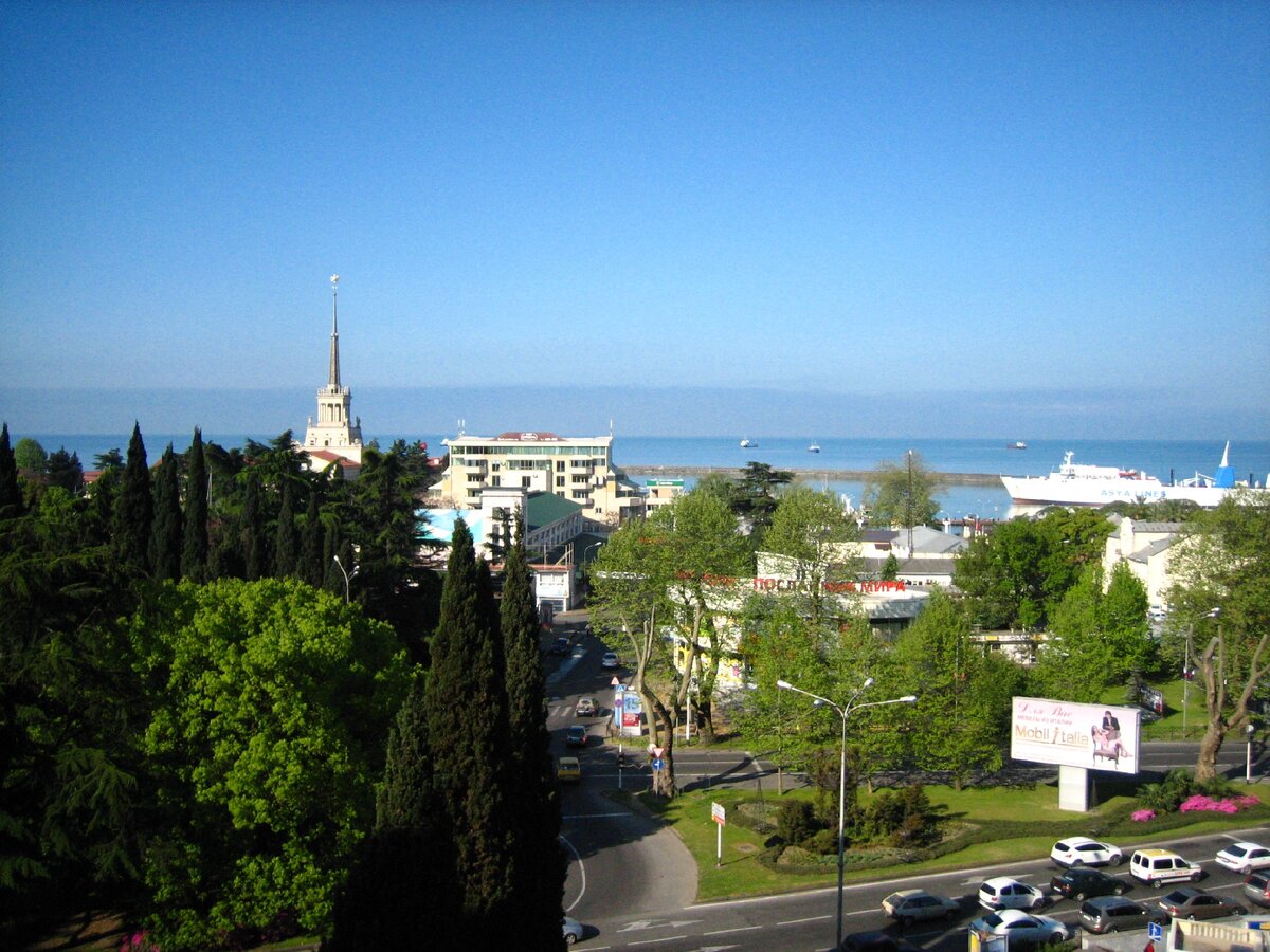 Сочи. Вид на Морской порт. Май 2010.