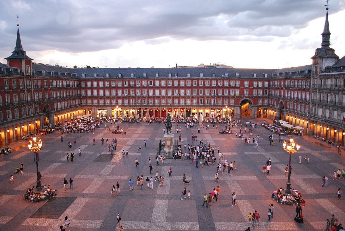 Пласа-Майор (Plaza Mayor) в наши дни