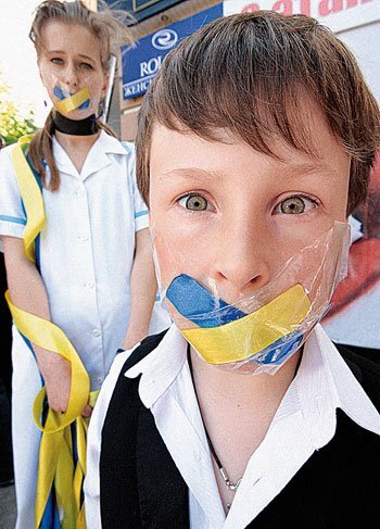 Только укрмова.