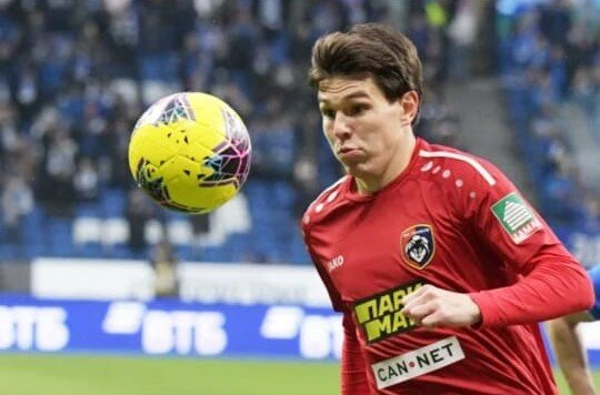 Нападающий команды Тамбов Михаил Кастюков фото взято из свободных источников