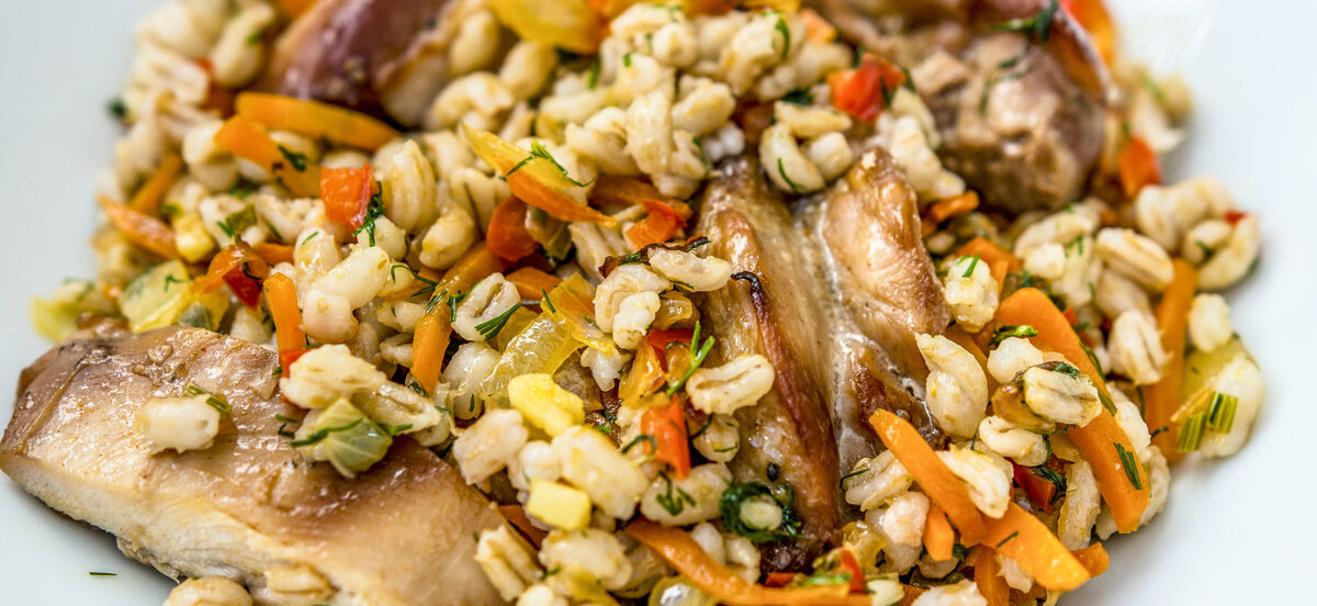 Блюдо из перловки и курицы (фото взято из открытых источников). 