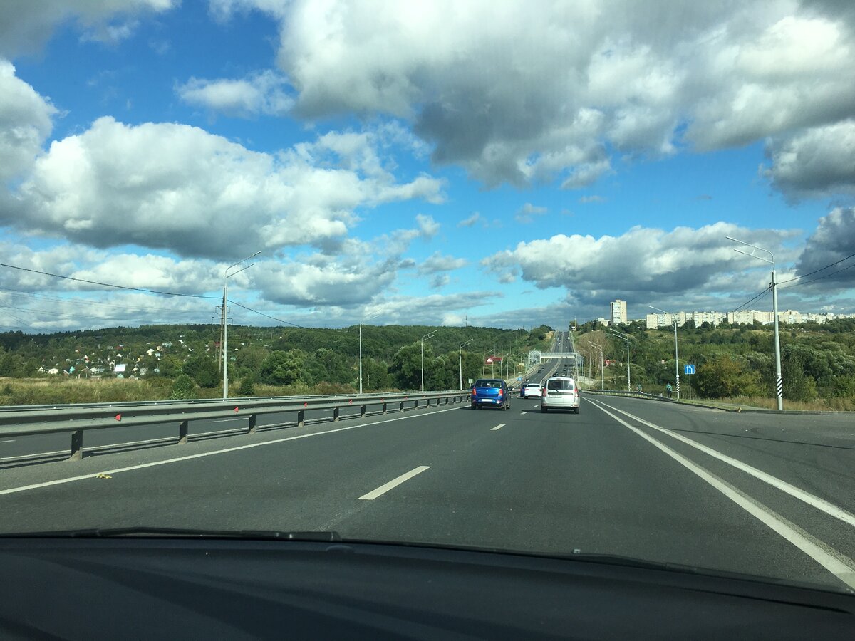 Многие этим летом не ждали открытия страны, а путешествовали по Золотому Кольцу. Дорога на Владимир.