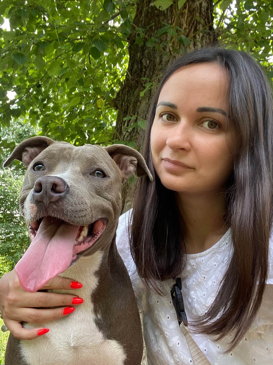 Мы в Казани. Иногда мне кажется, что она счастлива. А может ей просто жарко))