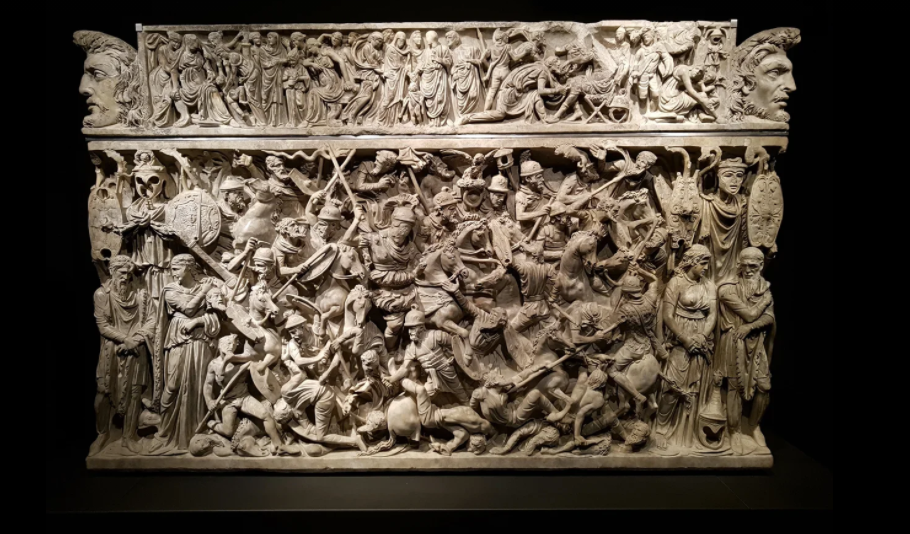 Фото автора. Римский саркофаг. Рим. 2019 год.