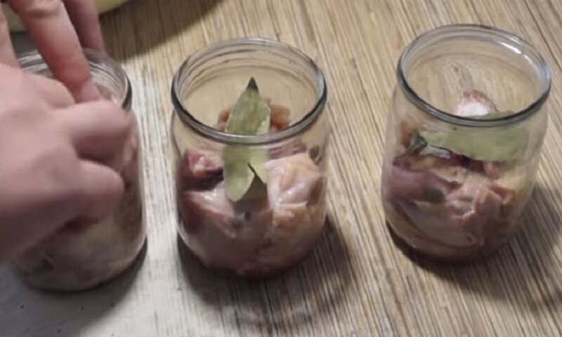 Готовим дома натуральную куриную тушенку – простой рецепт 
