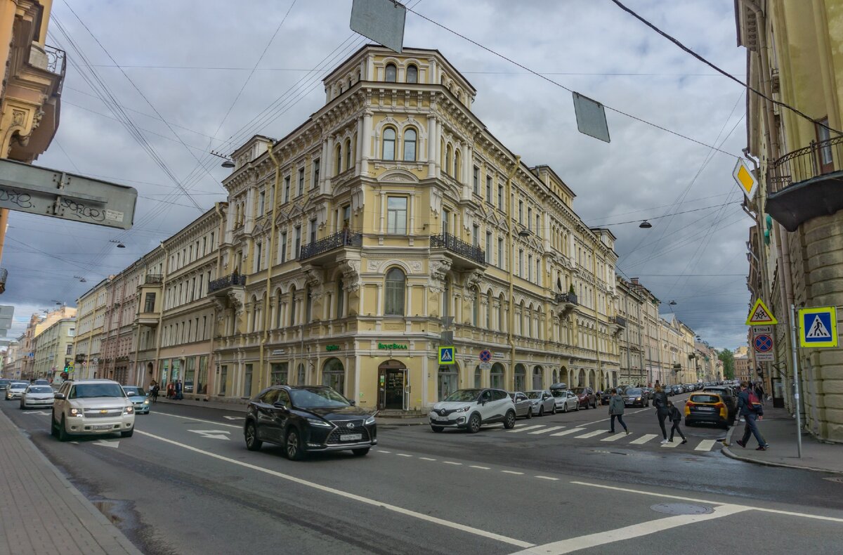 Пеший маршрут прогулки по Петербургу вдоль канала Грибоедова. Загадываем  желания, львы и революционеры | Hellen Geographic | Дзен