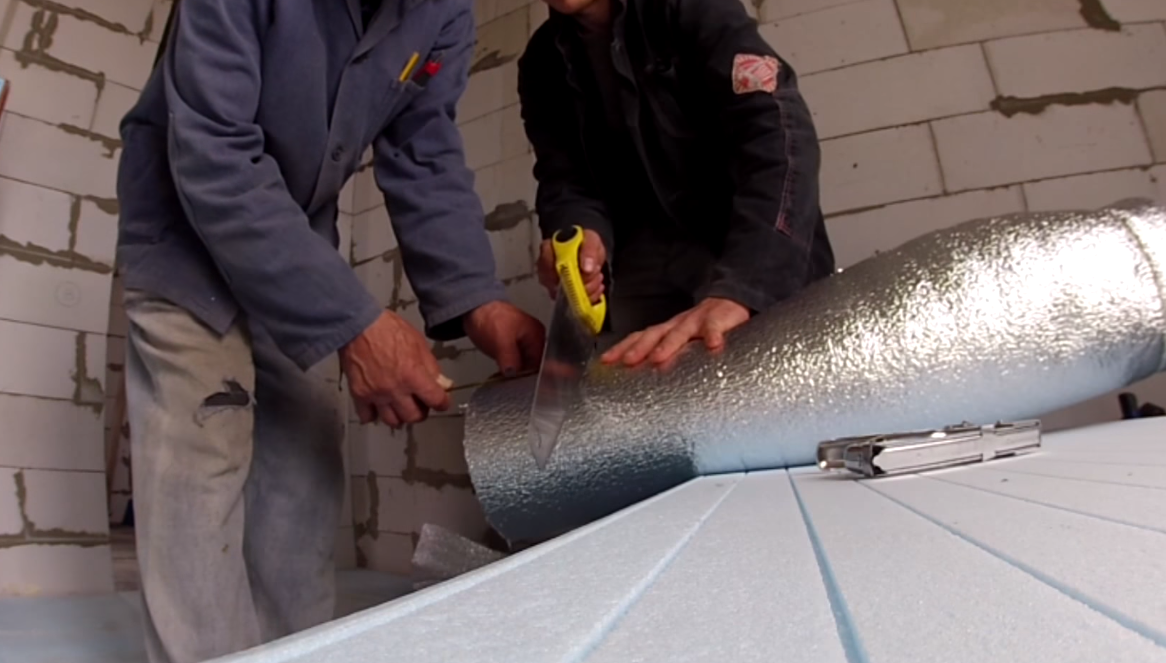 Нарезка демпферной ленты своими руками, обычной пилой. 