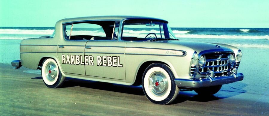 Как отважная компания AMC сделала Rambler Rebel 1957 года самым быстрым седаном Америки.