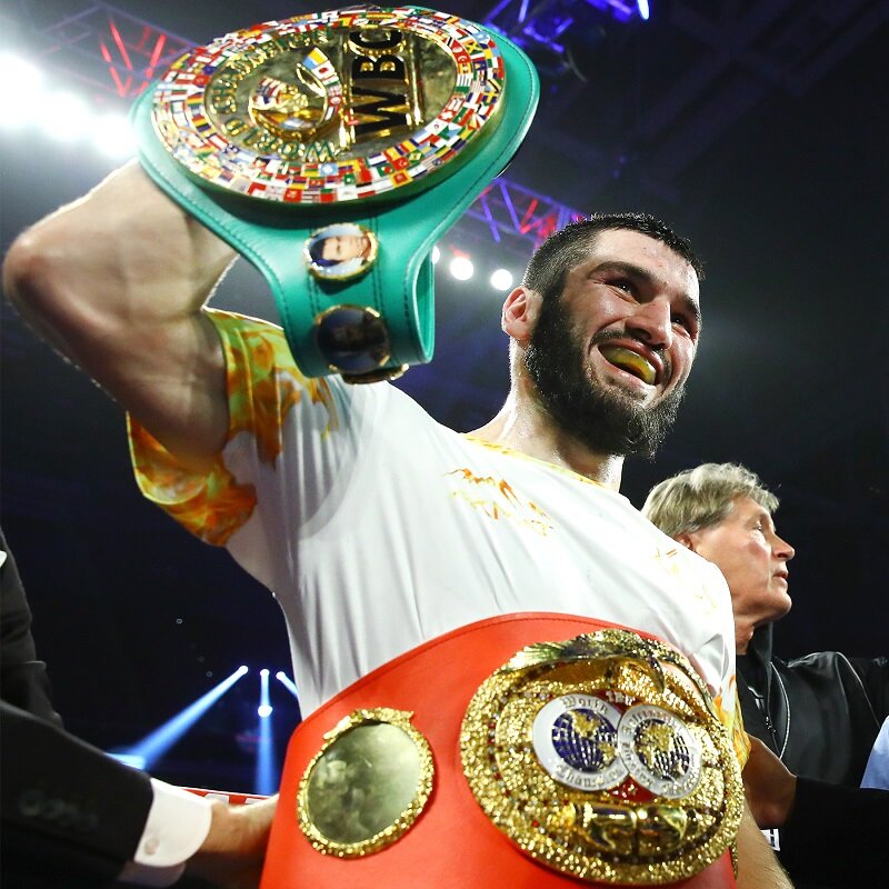 Чемпион мира по версиям IBF и WBC в полутяжёлом весе Артур Бетербиев проведёт следующий поединок с Адамом Дейнесом (19-1-1, 10 КО) из Германии в 2021 году.