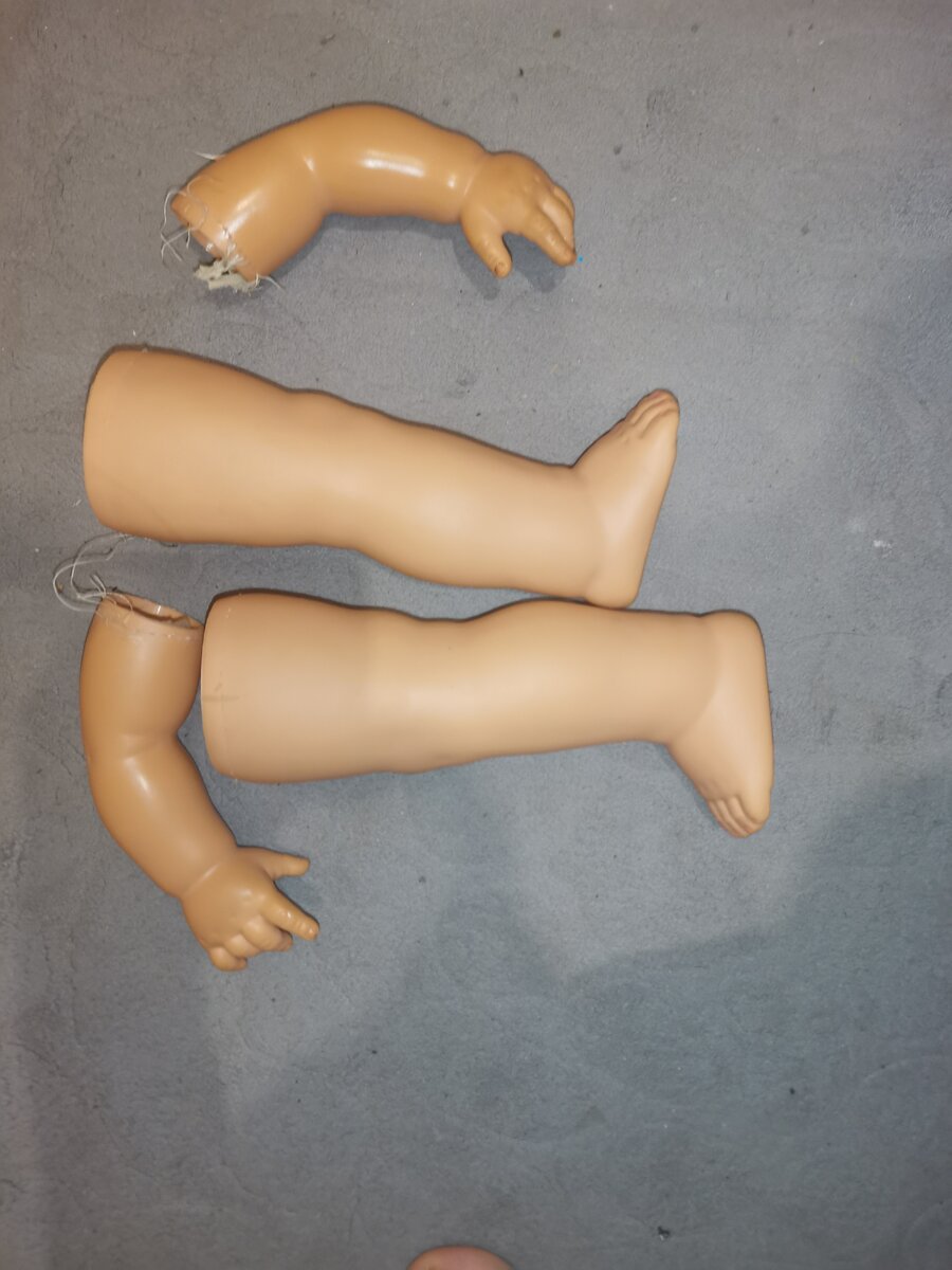 Руки, ноги... Бррр... 