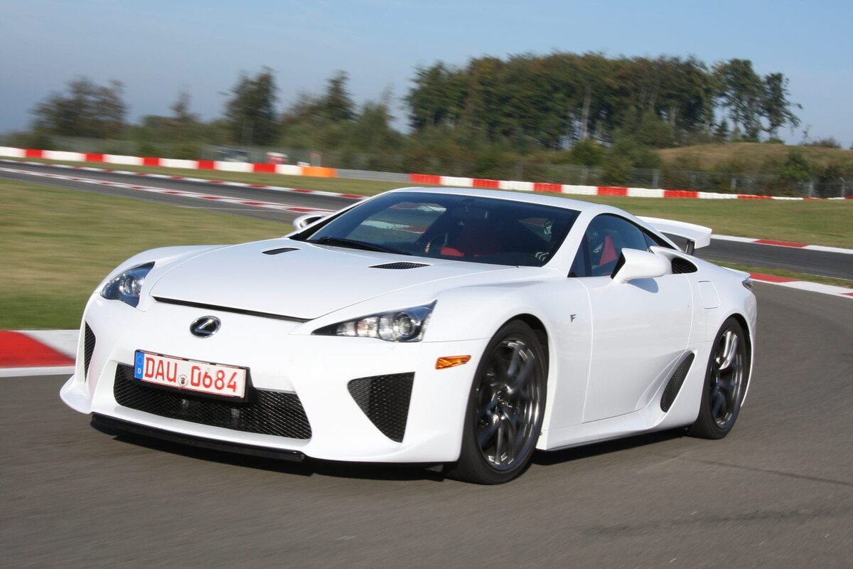 Лексус спорткар LFA