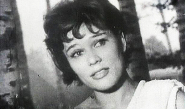                                                               Люсьена Овчинникова