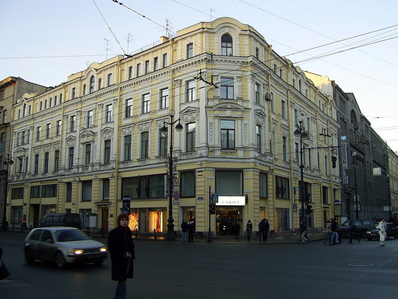 Фото автора Невский проспект бывший Английский магазин.