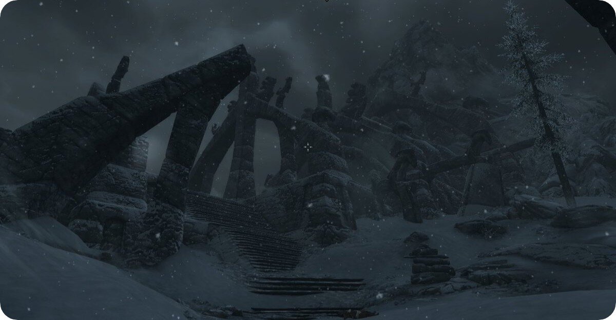 — Видишь вон те развалины? Ветреный пик. Жуткое местечко // Скриншот из игры The Elder Scrolls V: Skyrim из открытых источников
