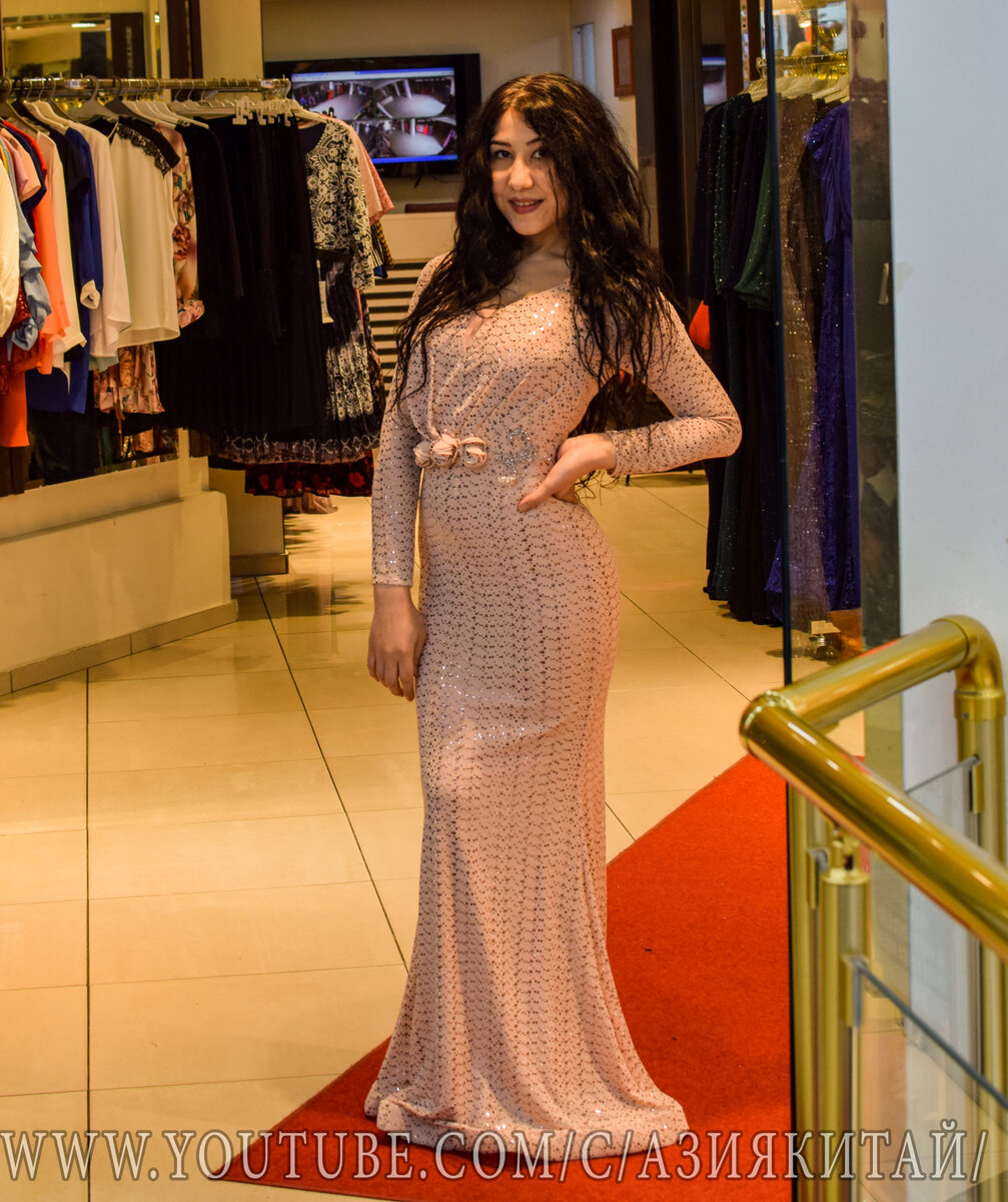 Турчанка позирует для фото 