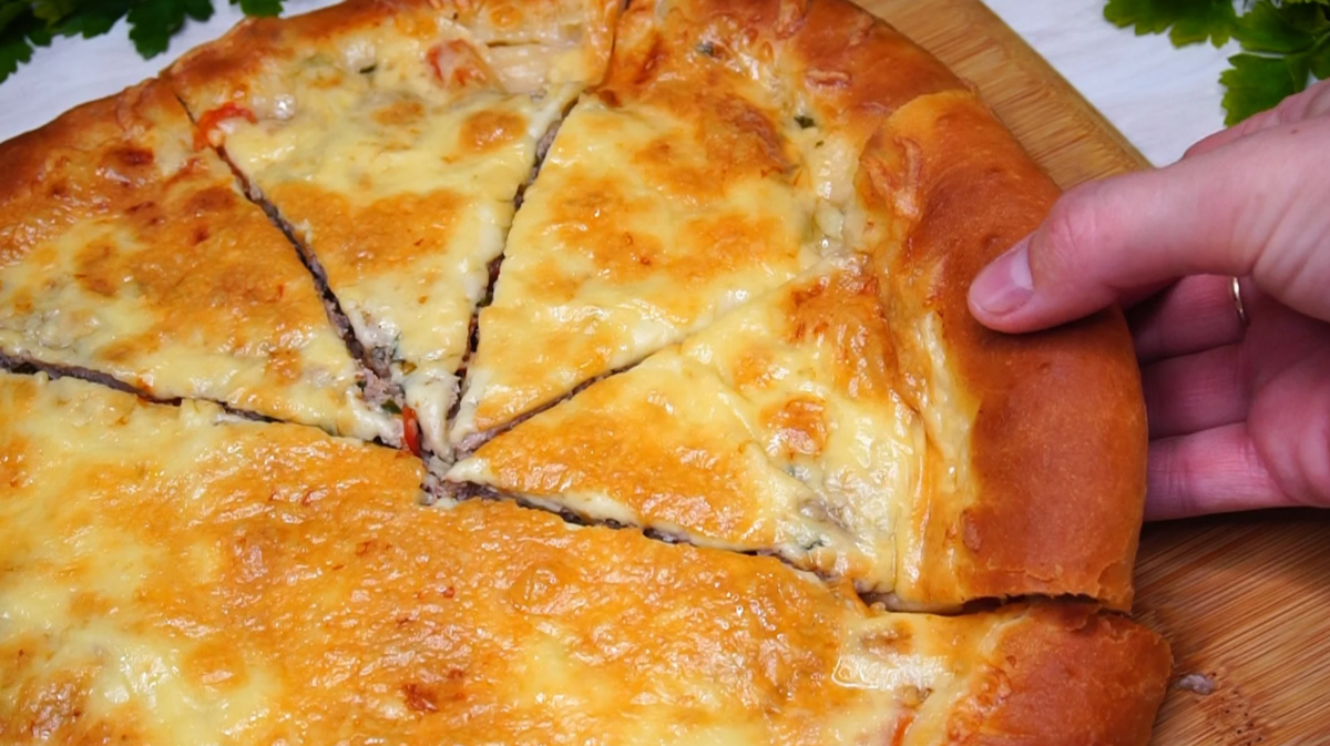 Калнина пирожки. Пицца пирог. Выпечка с мясом. Пирог с мясом. Пирог с фаршем