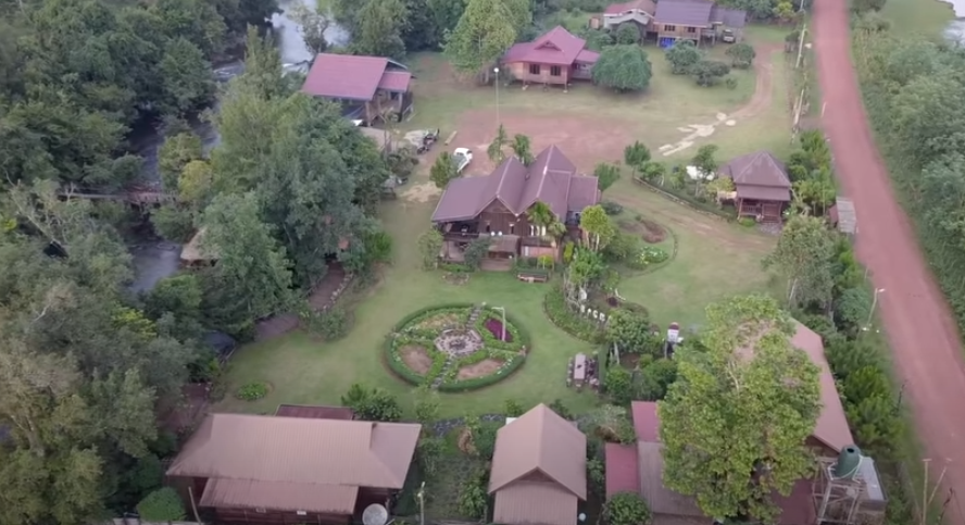 Людям бывает сложно понять друг друга.  Доброта воспринимается как слабохарактерность, а излишняя строгость как попытка унизить или подчинить себе.