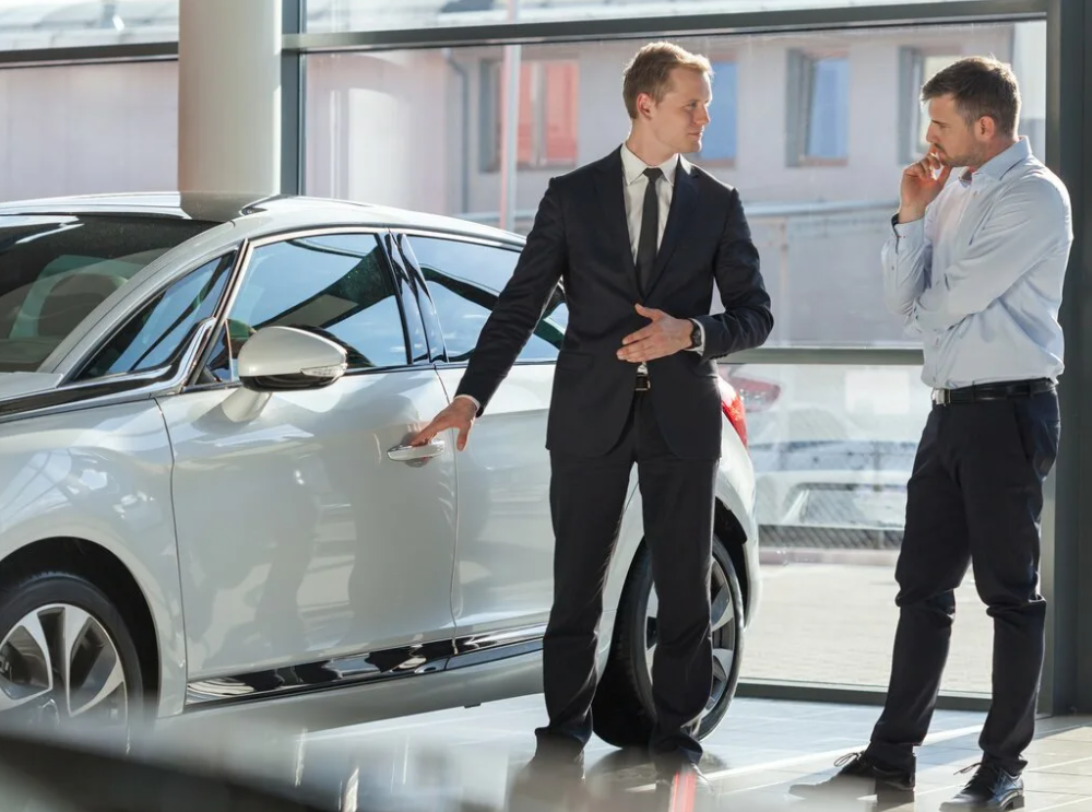 Обычно дилеры лояльно относятся к требованиям покупателей и не устраивают из возврата денег долгую и мучительную для обеих сторон процедуру