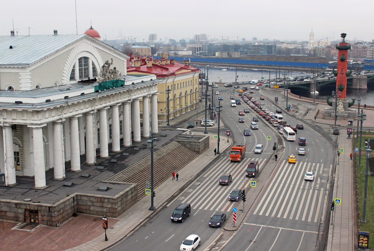 А вы когда-нибудь пробовали попасть в Ростральную колонну в СПБ? Я особо не  пытался, но у меня это получилось сделать | Олег Еверзов | Дзен