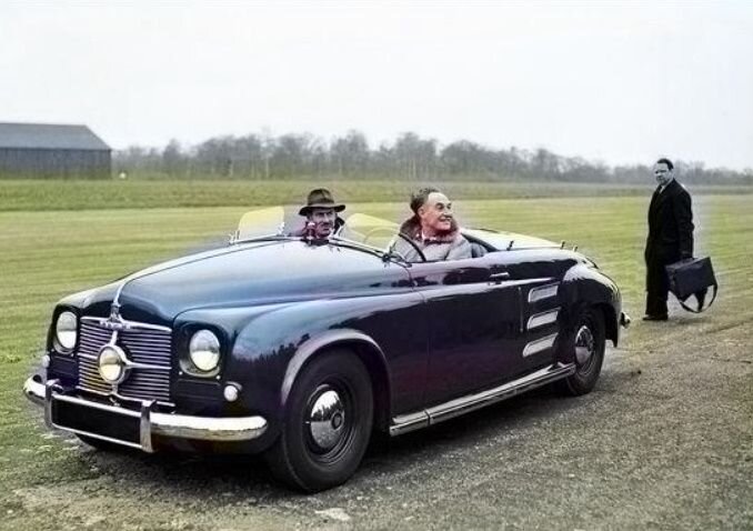 Первый автомобиль с газотурбинным двигателем Rover JET1, 1950г.