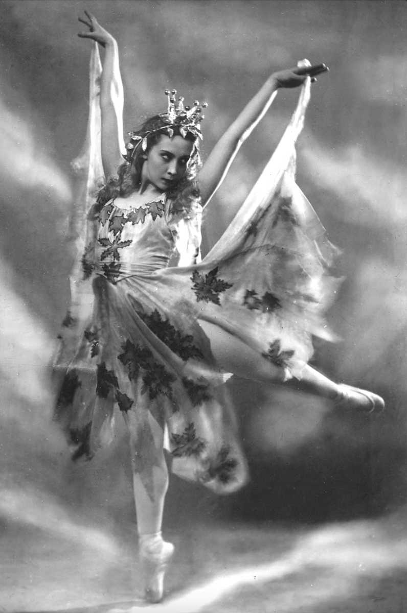 Н. Ястребова (фея Осени). Балет «Золушка». 1946 г. Фото из архива АРБ имени А. Я. Вагановой