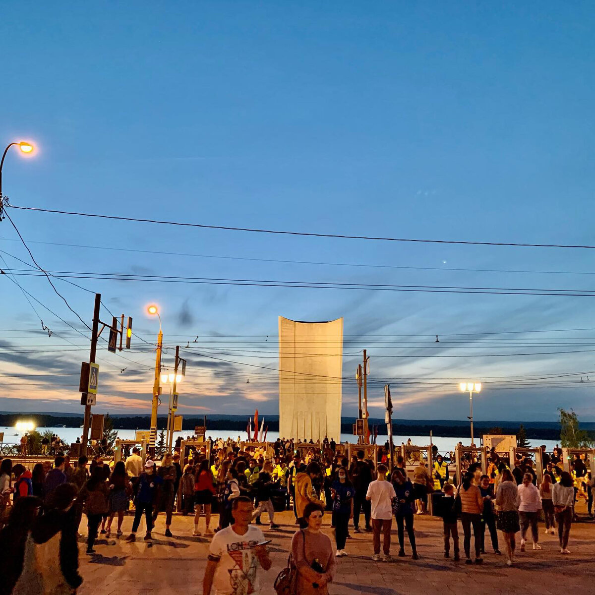 Роман Романчев youtube.com/channel/UCsB2xBc8KBVfKCueALG_Bng