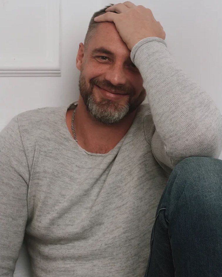 Актер Антон Батырев.