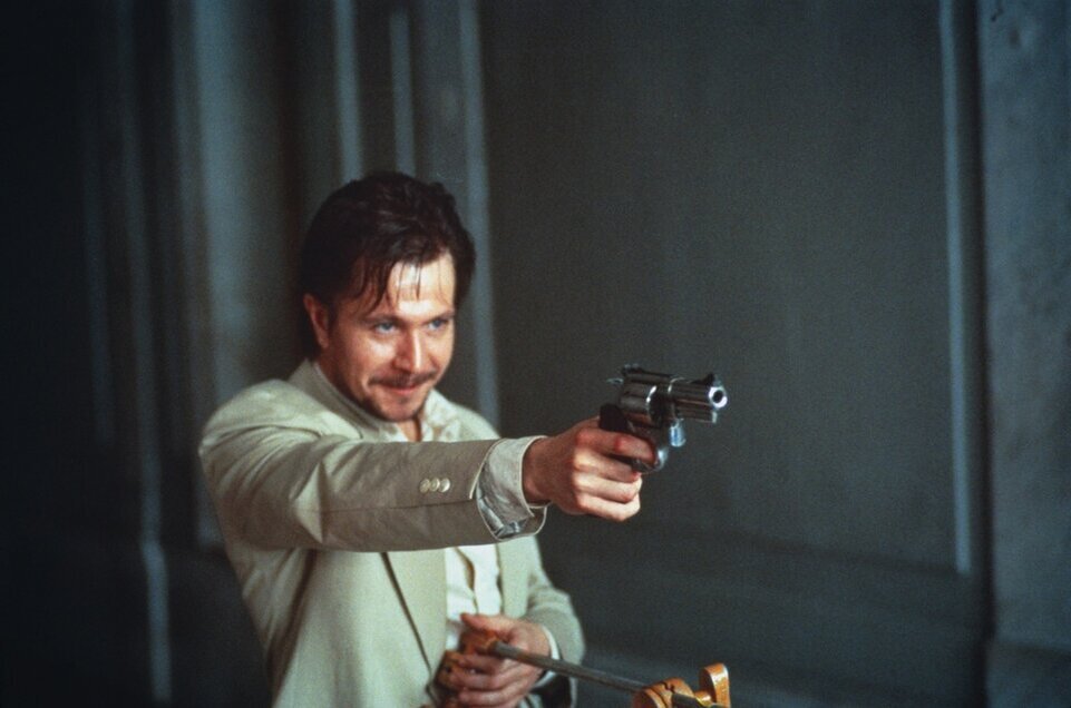 кадр из фильма источник: kinopoisk.ru