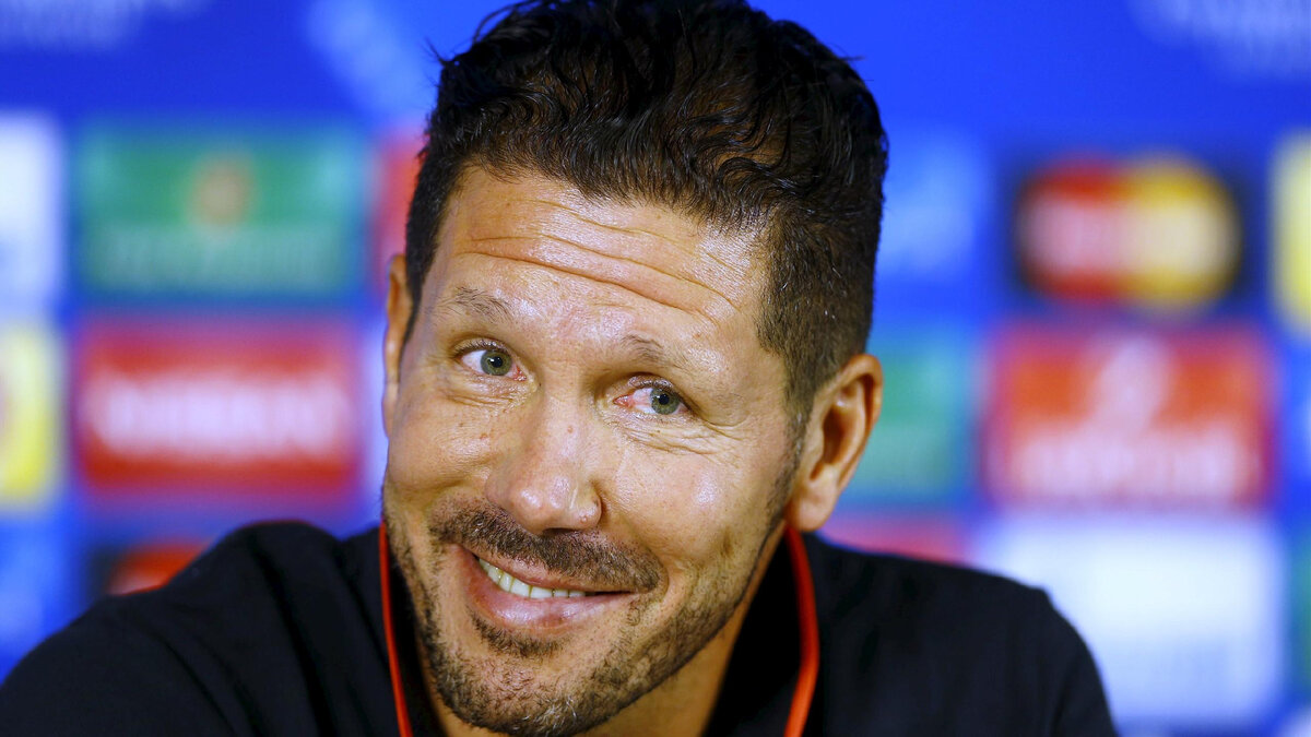 Диего Симеоне продлит контракт с мадридским атлетико  еще на 3 года ,шаткое положение аргентинца укрепилось после завоевания чемпионства Испании.Теперь руководство матрасников носит специалиста на руках,и подсовывают ему новое соглашение на более выгодных условиях.Симеоне не отказывается от жирного контракта и готов подписать его в ближайшие дни,однако тренер продлевает сотрудничество не только ради дополнительных нулей в зарплате,он хочет чтобы Атлетико не скупилось и подписало лучших футболистов на трансферном рынке ,Диего не отдаст без боя титул чемпионов Испании,но я для этого нужны топовые исполнители.