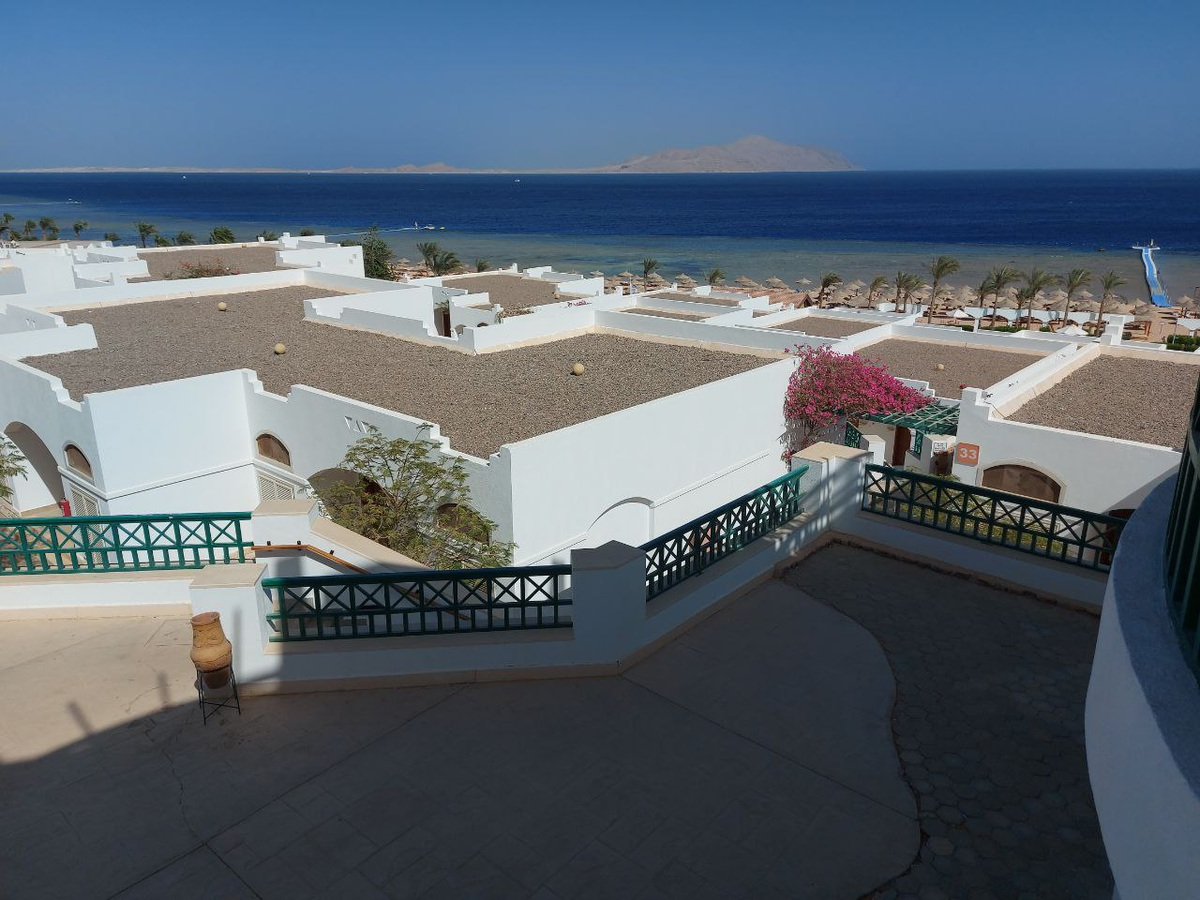 Вид на море из номера отеля Coral beach el Montazah