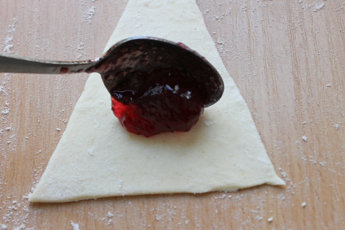 Кладем начинку. Фото автора