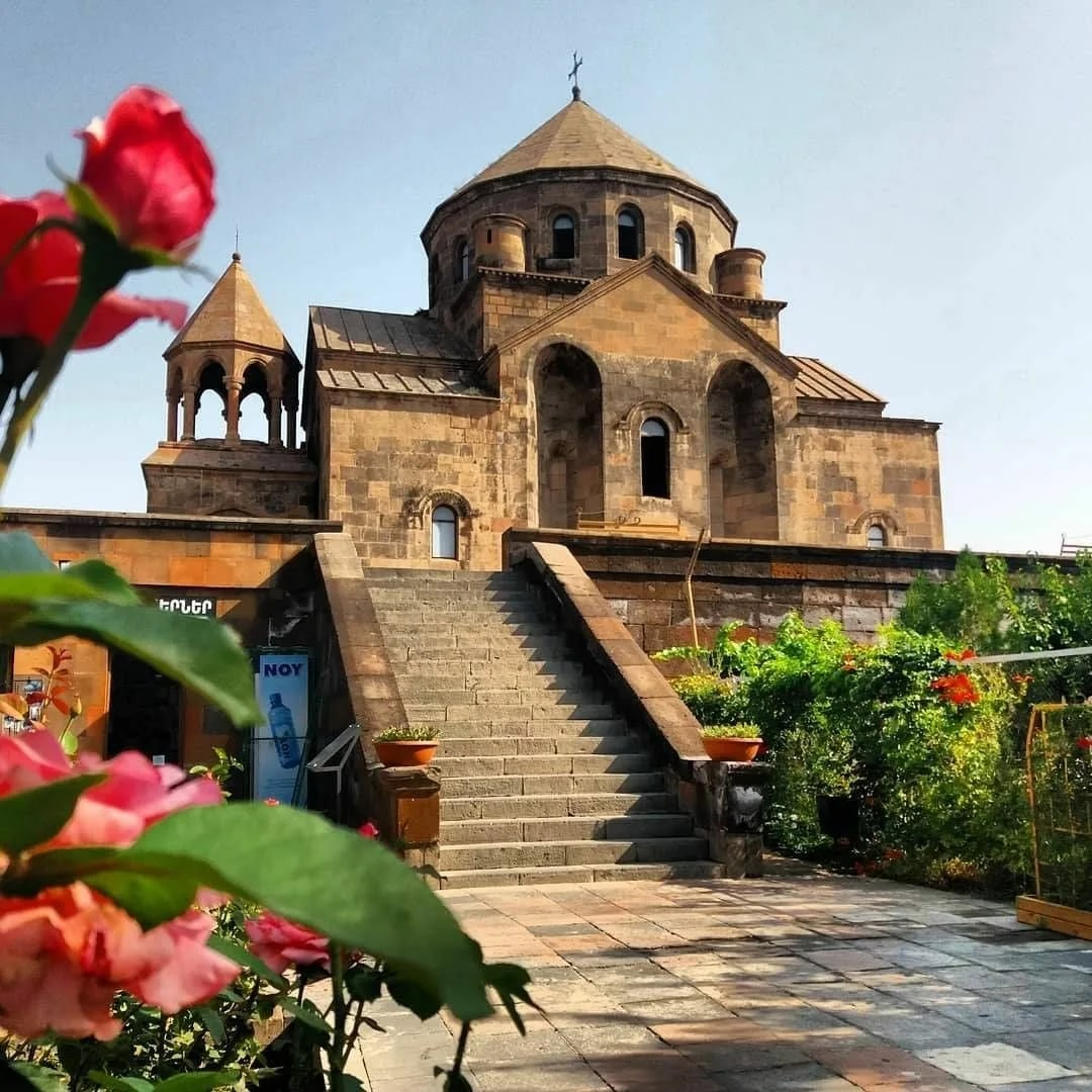 церковь эчмиадзин в армении