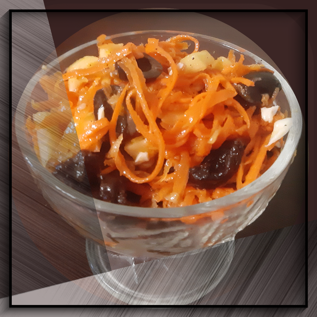 Слоеный салат «Печёнкин» с куриной печенью, грибами и морковью по-корейски