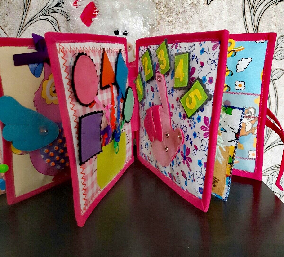 Развивающая книжка для девочки сделана мастером Исаевой Евгении 