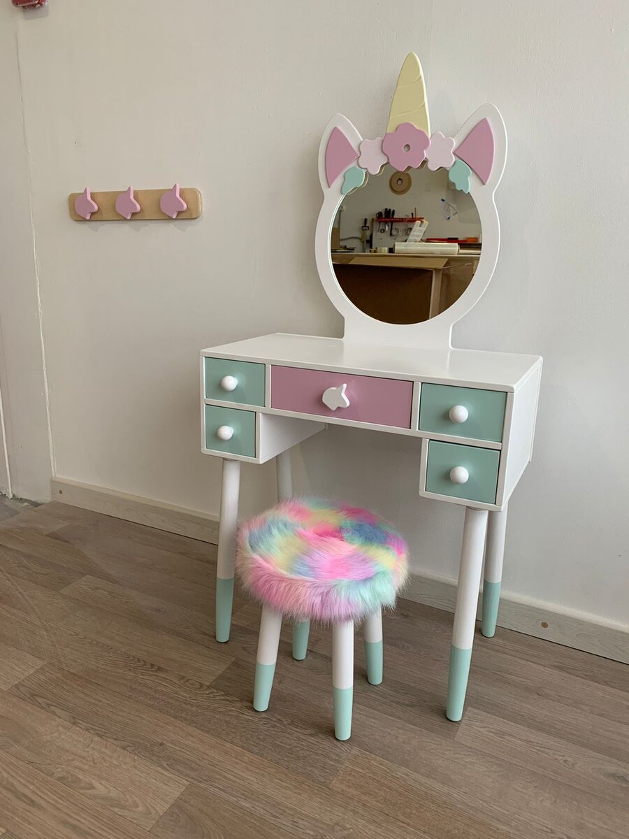 Овсянки, Туалетный столик Единорог с пуфиком