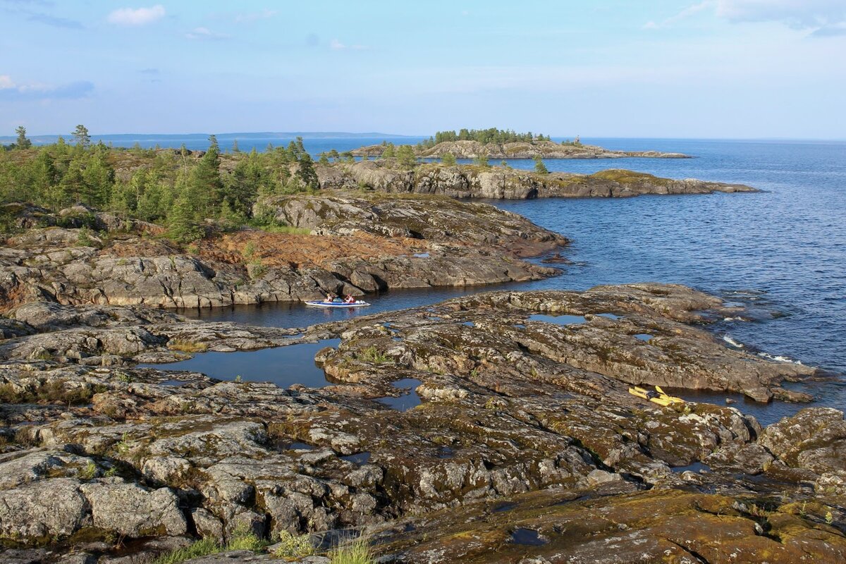 Вид на Ладожские шхеры