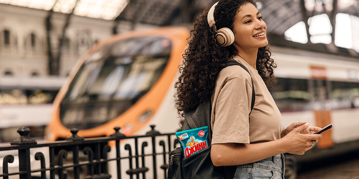 Девушка и семечки