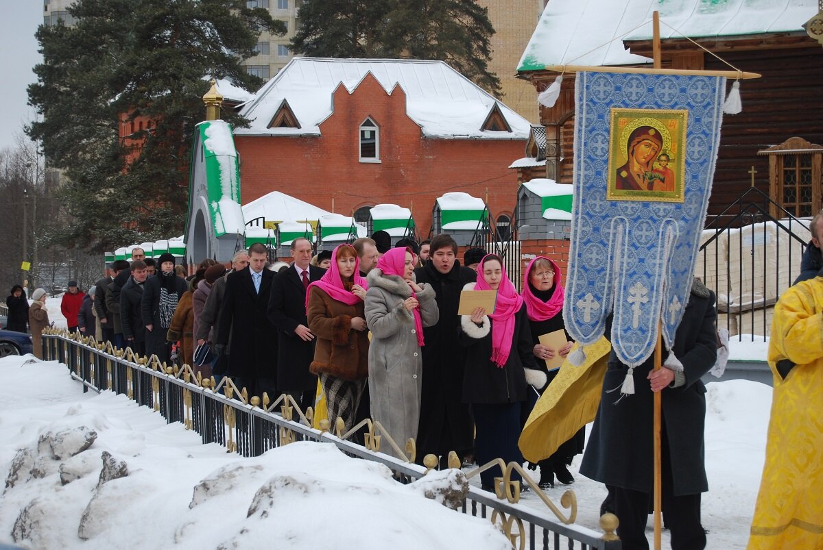 Крестный ход к месту строительства; 11 февраля 2009 г.