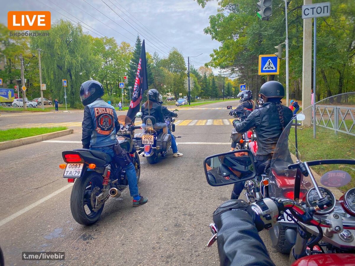 Байкеры закрыли сезон мотопробегом в Биробиджане. Фото - LIVE DV📷
📷
📷
📷
