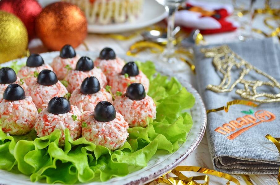 5 закусок на новогодний стол. Вкусные закуски на праздничный стол. Изысканные блюда на праздничный стол. Салаты и закуски на праздничный стол. Закуски на праздничный стол на новый год.