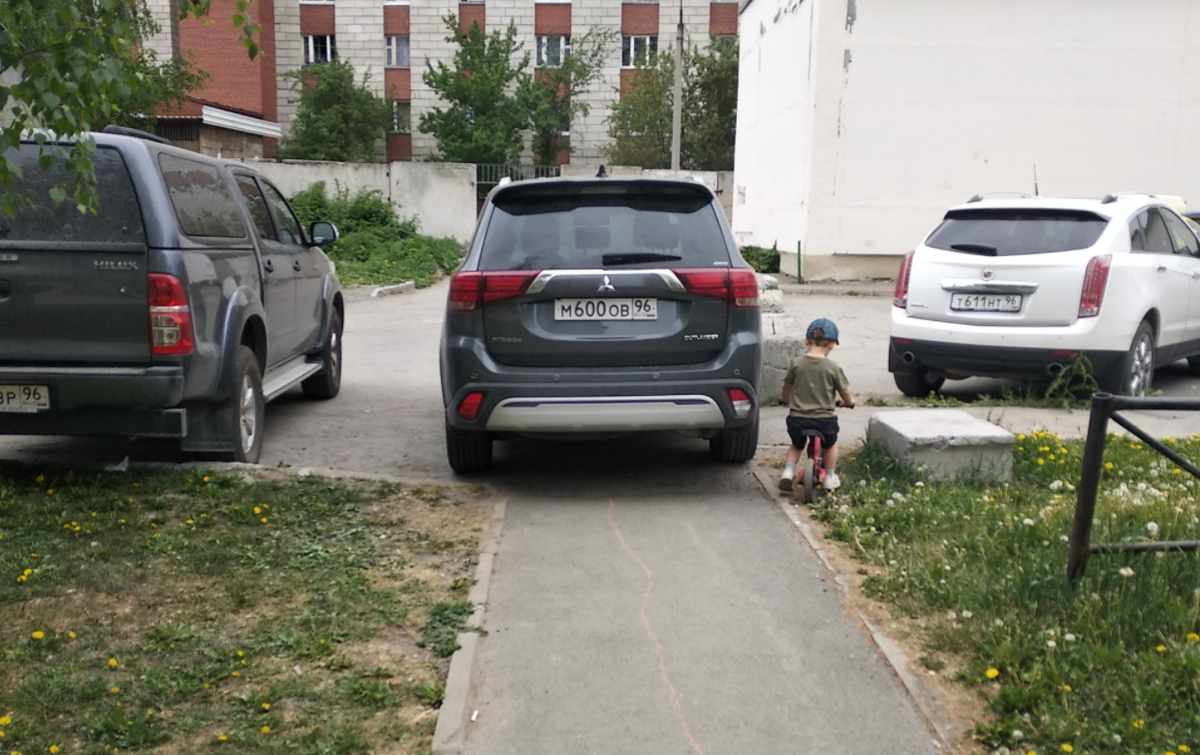 Автомобили не парковать