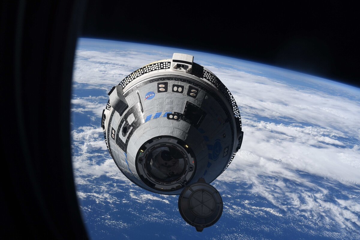 Отстыковка корабля Starliner от МКС. 2022 год. Взято из открытых источников