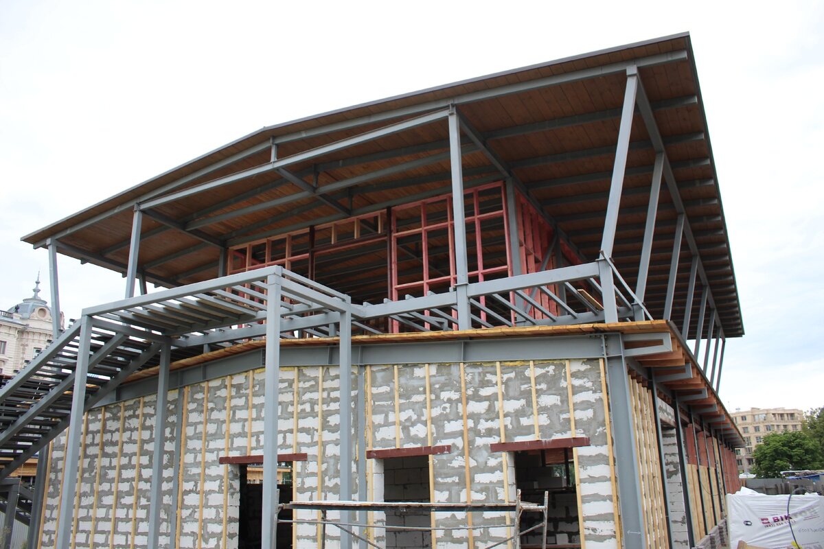 крыши зданий будут сделаны из дерева (здание проката)